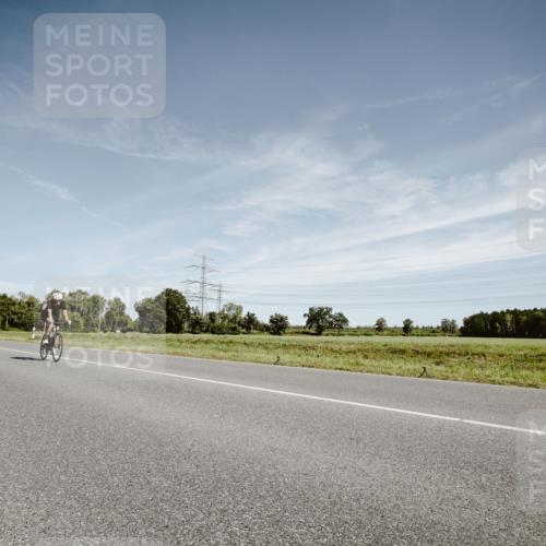 07.09.2025 - 19. Norderstedt Triathlon Michael Burmester http://msf.ph/oto/8856379 07.09.2025 12:16:54 Radfahren 207, 282, 1307 meine-sportfotos.de