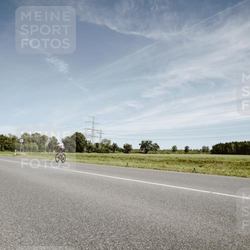07.09.2025 - 19. Norderstedt Triathlon Michael Burmester http://msf.ph/oto/8857378 07.09.2025 12:24:13 Radfahren 261, 756, 798 meine-sportfotos.de