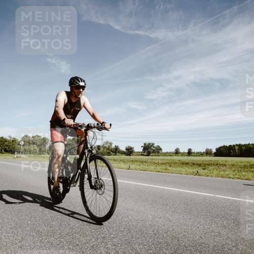 07.09.2025 - 19. Norderstedt Triathlon Michael Burmester http://msf.ph/oto/8857403 07.09.2025 12:24:22 Radfahren 249, 802, 1350 meine-sportfotos.de