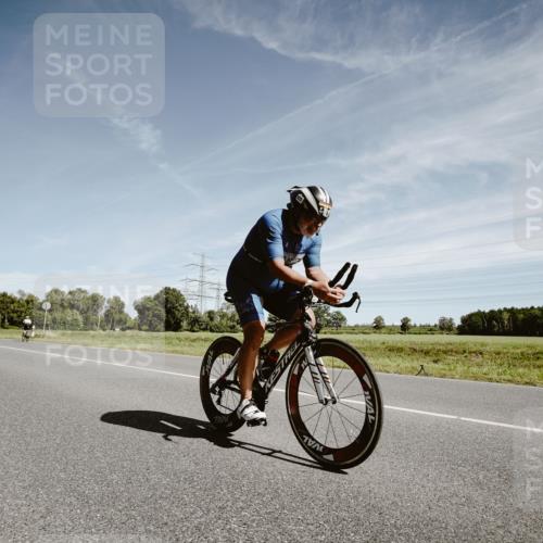 07.09.2025 - 19. Norderstedt Triathlon Michael Burmester http://msf.ph/oto/8857476 07.09.2025 12:25:05 Radfahren 301, 825 meine-sportfotos.de