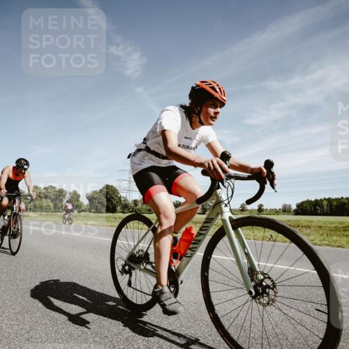 07.09.2025 - 19. Norderstedt Triathlon Michael Burmester http://msf.ph/oto/8857933 07.09.2025 12:28:33 Radfahren 210, 262, 696, 780, 858, 1213, 1214, 1329 meine-sportfotos.de