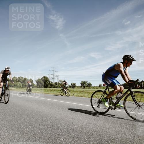 07.09.2025 - 19. Norderstedt Triathlon Michael Burmester http://msf.ph/oto/8858044 07.09.2025 12:29:21 Radfahren 161, 266, 750, 1251 meine-sportfotos.de