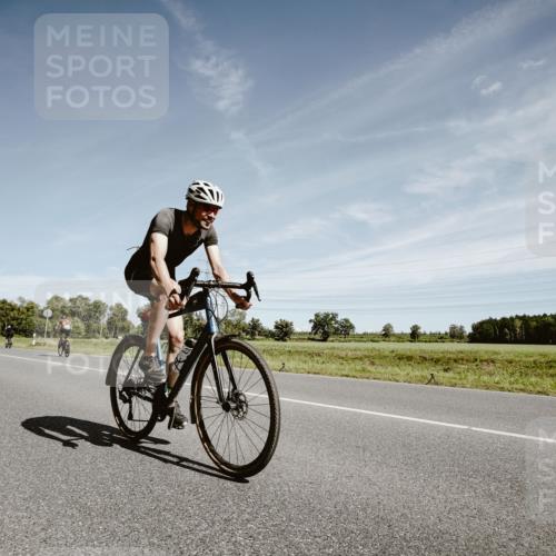 07.09.2025 - 19. Norderstedt Triathlon Michael Burmester http://msf.ph/oto/8858047 07.09.2025 12:29:22 Radfahren 161, 266, 750 meine-sportfotos.de