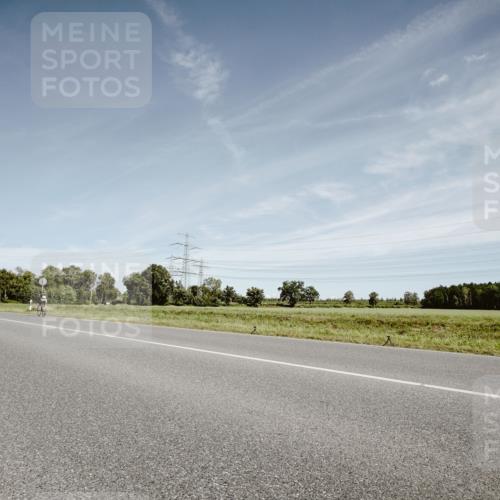 07.09.2025 - 19. Norderstedt Triathlon Michael Burmester http://msf.ph/oto/8858051 07.09.2025 12:29:24 Radfahren 266, 750 meine-sportfotos.de
