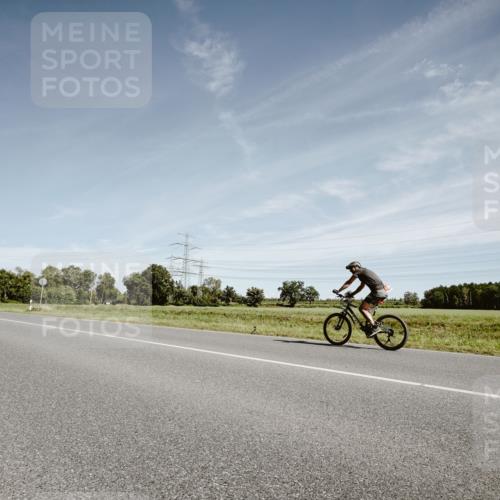 07.09.2025 - 19. Norderstedt Triathlon Michael Burmester http://msf.ph/oto/8858106 07.09.2025 12:30:02 Radfahren 145, 177, 737, 811, 1317 meine-sportfotos.de