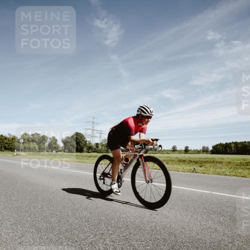 07.09.2025 - 19. Norderstedt Triathlon Michael Burmester http://msf.ph/oto/8858116 07.09.2025 12:30:10 Radfahren 295, 1328 meine-sportfotos.de