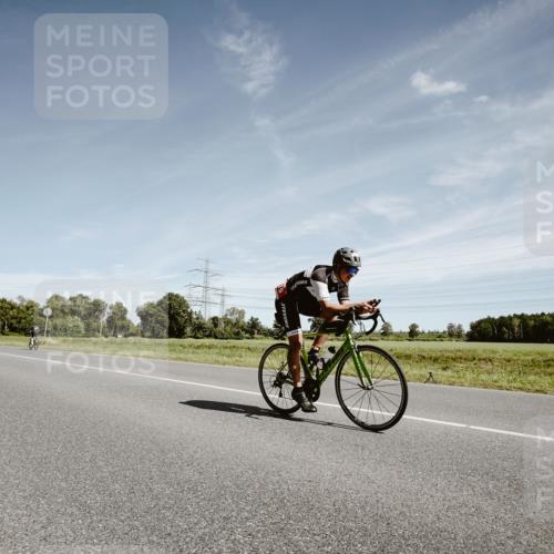 07.09.2025 - 19. Norderstedt Triathlon Michael Burmester http://msf.ph/oto/8858195 07.09.2025 12:30:37 Radfahren 248, 715, 1221, 1295 meine-sportfotos.de