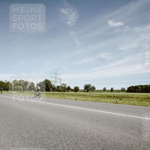 07.09.2025 - 19. Norderstedt Triathlon Michael Burmester http://msf.ph/oto/8858221 07.09.2025 12:30:45 Radfahren 1248 meine-sportfotos.de