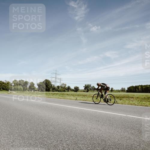 07.09.2025 - 19. Norderstedt Triathlon Michael Burmester http://msf.ph/oto/8858360 07.09.2025 12:31:51 Radfahren 738 meine-sportfotos.de