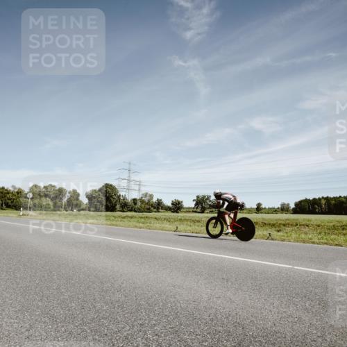 07.09.2025 - 19. Norderstedt Triathlon Michael Burmester http://msf.ph/oto/8858419 07.09.2025 12:32:27 Radfahren 304, 1477 meine-sportfotos.de