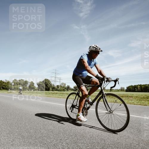 07.09.2025 - 19. Norderstedt Triathlon Michael Burmester http://msf.ph/oto/8858430 07.09.2025 12:32:30 Radfahren 304, 828, 1477 meine-sportfotos.de