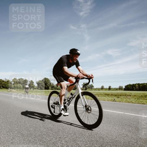 07.09.2025 - 19. Norderstedt Triathlon Michael Burmester http://msf.ph/oto/8858454 07.09.2025 12:32:38 Radfahren 724, 1212 meine-sportfotos.de