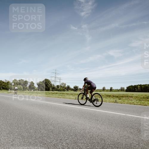 07.09.2025 - 19. Norderstedt Triathlon Michael Burmester http://msf.ph/oto/8858458 07.09.2025 12:32:39 Radfahren 724, 1212 meine-sportfotos.de