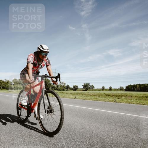 07.09.2025 - 19. Norderstedt Triathlon Michael Burmester http://msf.ph/oto/8858465 07.09.2025 12:32:43 Radfahren 195, 724 meine-sportfotos.de