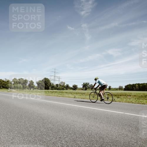 07.09.2025 - 19. Norderstedt Triathlon Michael Burmester http://msf.ph/oto/8858469 07.09.2025 12:32:46 Radfahren 195 meine-sportfotos.de