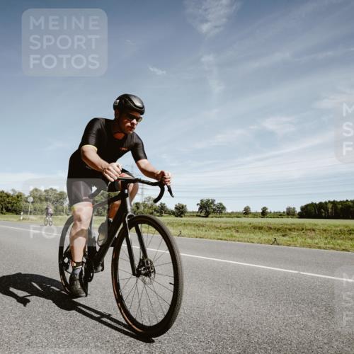 07.09.2025 - 19. Norderstedt Triathlon Michael Burmester http://msf.ph/oto/8858482 07.09.2025 12:33:03 Radfahren 739, 853, 1276 meine-sportfotos.de