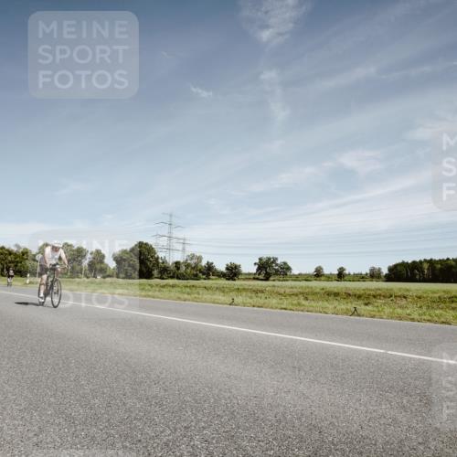 07.09.2025 - 19. Norderstedt Triathlon Michael Burmester http://msf.ph/oto/8858486 07.09.2025 12:33:05 Radfahren 718, 739, 853, 1276 meine-sportfotos.de