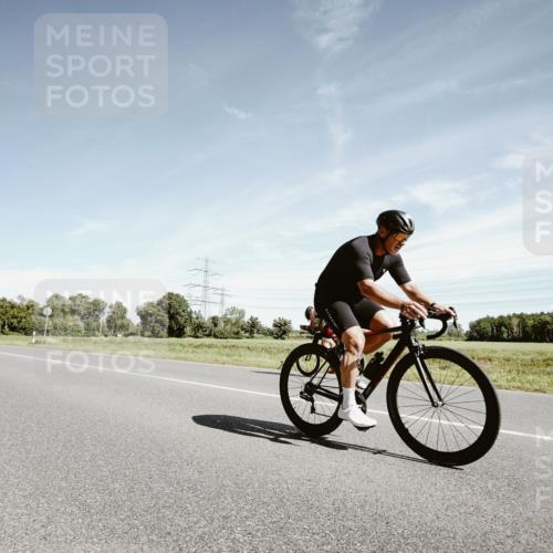07.09.2025 - 19. Norderstedt Triathlon Michael Burmester http://msf.ph/oto/8858500 07.09.2025 12:33:10 Radfahren 182, 250, 718, 1342 meine-sportfotos.de