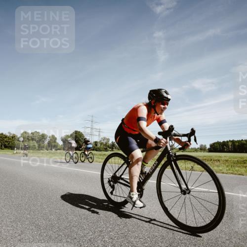 07.09.2025 - 19. Norderstedt Triathlon Michael Burmester http://msf.ph/oto/8858597 07.09.2025 12:34:02 Radfahren 272, 273, 852 meine-sportfotos.de