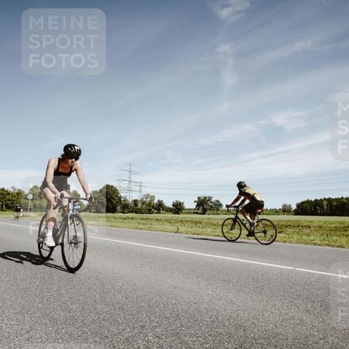 07.09.2025 - 19. Norderstedt Triathlon Michael Burmester http://msf.ph/oto/8858600 07.09.2025 12:34:03 Radfahren 272, 273 meine-sportfotos.de
