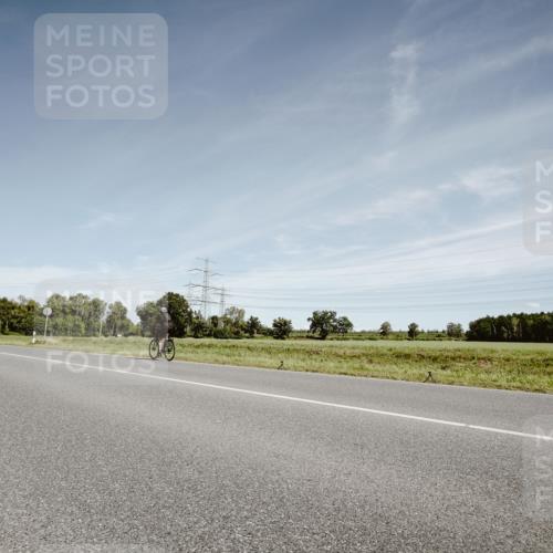 07.09.2025 - 19. Norderstedt Triathlon Michael Burmester http://msf.ph/oto/8858729 07.09.2025 12:35:24 Radfahren 717 meine-sportfotos.de