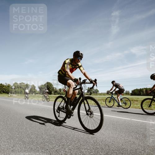 07.09.2025 - 19. Norderstedt Triathlon Michael Burmester http://msf.ph/oto/8858756 07.09.2025 12:35:35 Radfahren 189, 700, 1297 meine-sportfotos.de