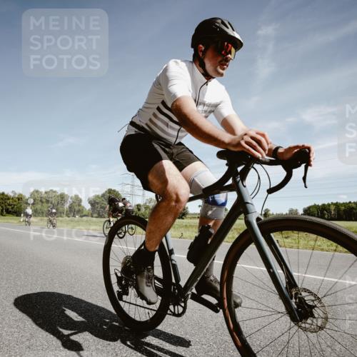 07.09.2025 - 19. Norderstedt Triathlon Michael Burmester http://msf.ph/oto/8858763 07.09.2025 12:35:36 Radfahren 189, 700, 1297 meine-sportfotos.de