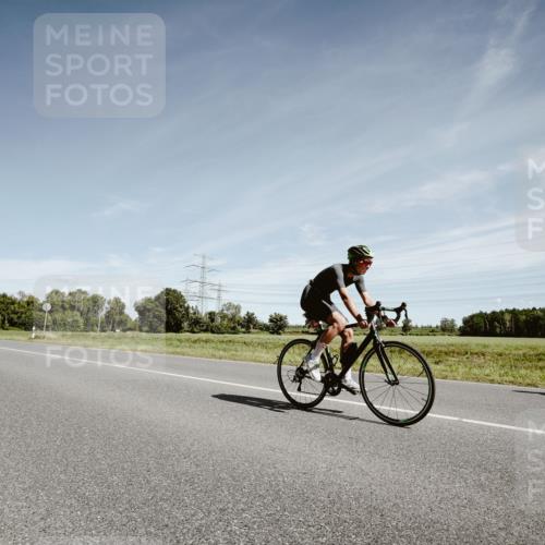07.09.2025 - 19. Norderstedt Triathlon Michael Burmester http://msf.ph/oto/8858961 07.09.2025 12:38:03 Radfahren 205, 301, 1252 meine-sportfotos.de