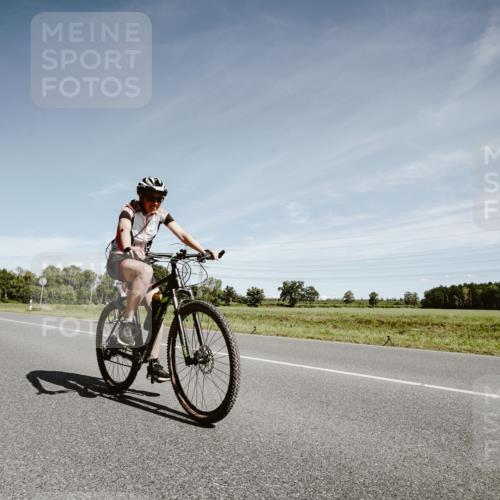 07.09.2025 - 19. Norderstedt Triathlon Michael Burmester http://msf.ph/oto/8859055 07.09.2025 12:38:57 Radfahren 1298 meine-sportfotos.de