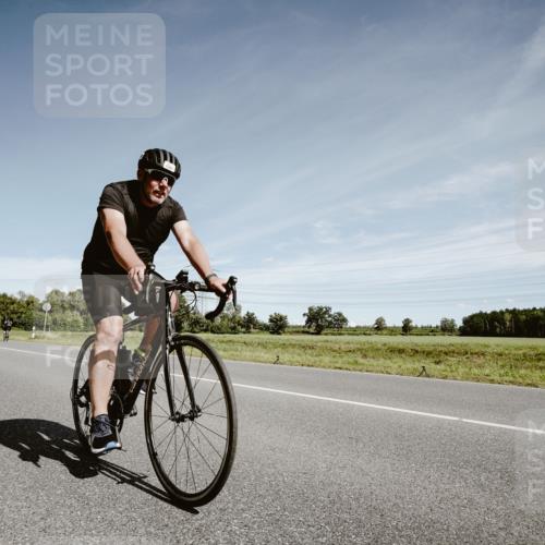 07.09.2025 - 19. Norderstedt Triathlon Michael Burmester http://msf.ph/oto/8859069 07.09.2025 12:39:08 Radfahren 1397 meine-sportfotos.de