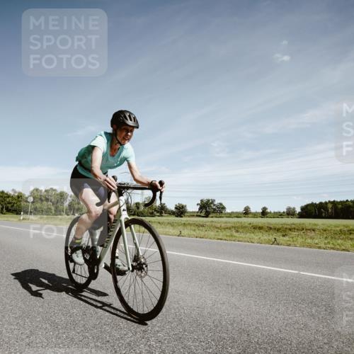 07.09.2025 - 19. Norderstedt Triathlon Michael Burmester http://msf.ph/oto/8859107 07.09.2025 12:40:02 Radfahren 194 meine-sportfotos.de