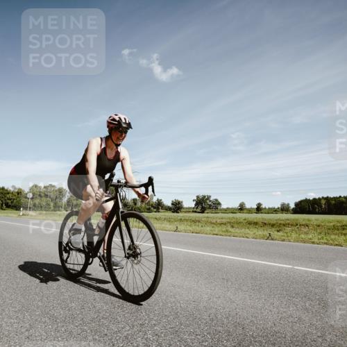 07.09.2025 - 19. Norderstedt Triathlon Michael Burmester http://msf.ph/oto/8859254 07.09.2025 12:42:35 Radfahren 290, 295, 1264 meine-sportfotos.de