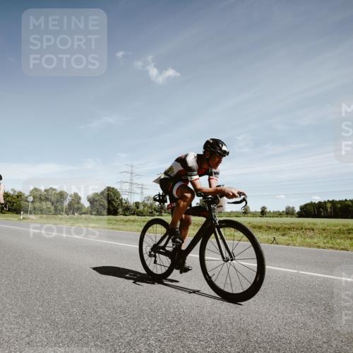 07.09.2025 - 19. Norderstedt Triathlon Michael Burmester http://msf.ph/oto/8859275 07.09.2025 12:42:44 Radfahren 157, 713, 750, 1328 meine-sportfotos.de