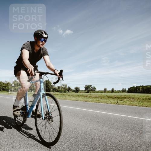 07.09.2025 - 19. Norderstedt Triathlon Michael Burmester http://msf.ph/oto/8859295 07.09.2025 12:43:00 Radfahren 177, 1345 meine-sportfotos.de