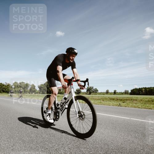 07.09.2025 - 19. Norderstedt Triathlon Michael Burmester http://msf.ph/oto/8859365 07.09.2025 12:43:36 Radfahren 1212, 1337 meine-sportfotos.de