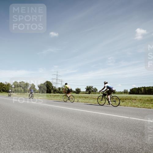 07.09.2025 - 19. Norderstedt Triathlon Michael Burmester http://msf.ph/oto/8859400 07.09.2025 12:43:56 Radfahren 1317 meine-sportfotos.de