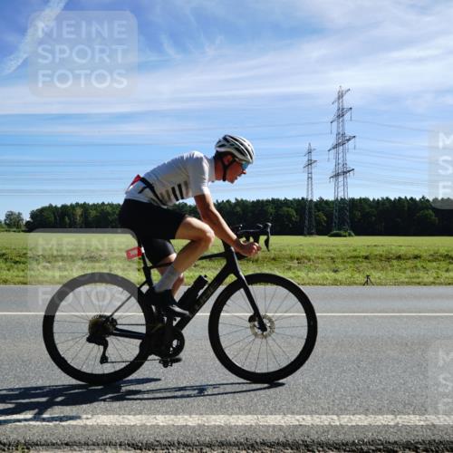 07.09.2025 - 19. Norderstedt Triathlon Michael Burmester http://msf.ph/oto/8859512 07.09.2025 11:39:41 Radfahren 300, 806, 1253 meine-sportfotos.de