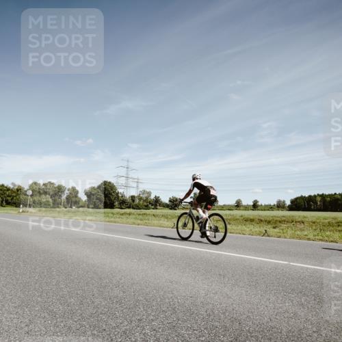 07.09.2025 - 19. Norderstedt Triathlon Michael Burmester http://msf.ph/oto/8859579 07.09.2025 12:45:41 Radfahren 1356 meine-sportfotos.de