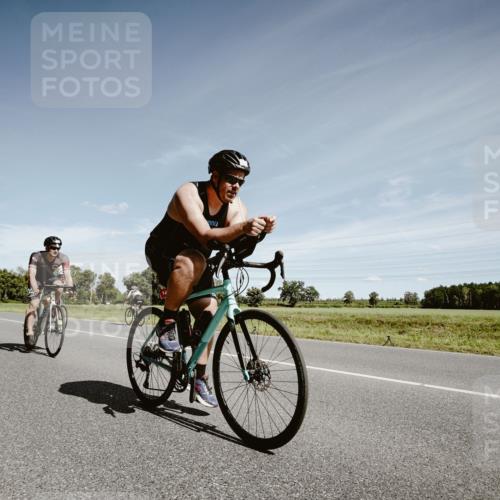 07.09.2025 - 19. Norderstedt Triathlon Michael Burmester http://msf.ph/oto/8859614 07.09.2025 12:46:02 Radfahren 166, 1270, 1293 meine-sportfotos.de
