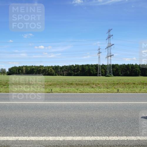 07.09.2025 - 19. Norderstedt Triathlon Michael Burmester http://msf.ph/oto/8860631 07.09.2025 13:53:13 Radfahren 979, 1011, 1026 meine-sportfotos.de
