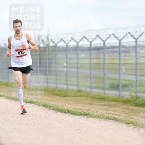 14.09.2025 - Airport Race Dr. Thomas Lammeyer http://msf.ph/oto/8860769 14.09.2025 11:49:59 Laufen 828 meine-sportfotos.de
