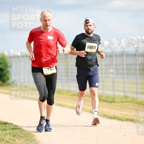 14.09.2025 - Airport Race Dr. Thomas Lammeyer http://msf.ph/oto/8861810 14.09.2025 11:58:52 Laufen 204, 1782, 1651 meine-sportfotos.de