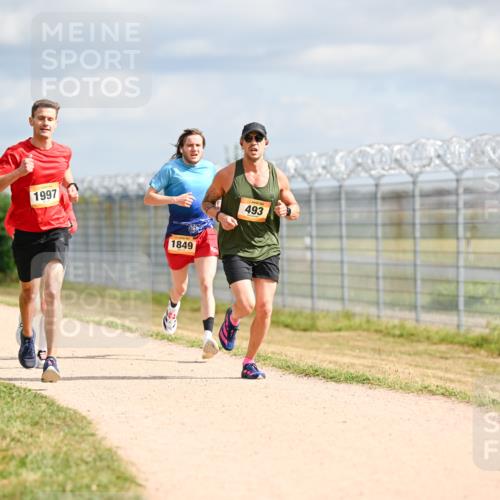 14.09.2025 - Airport Race Dr. Thomas Lammeyer http://msf.ph/oto/8861880 14.09.2025 11:59:10 Laufen 397, 1997, 1849, 493 meine-sportfotos.de