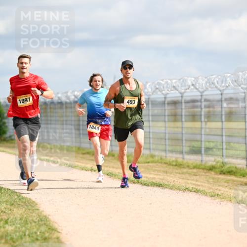 14.09.2025 - Airport Race Dr. Thomas Lammeyer http://msf.ph/oto/8861883 14.09.2025 11:59:11 Laufen 397, 1997, 1849, 493 meine-sportfotos.de
