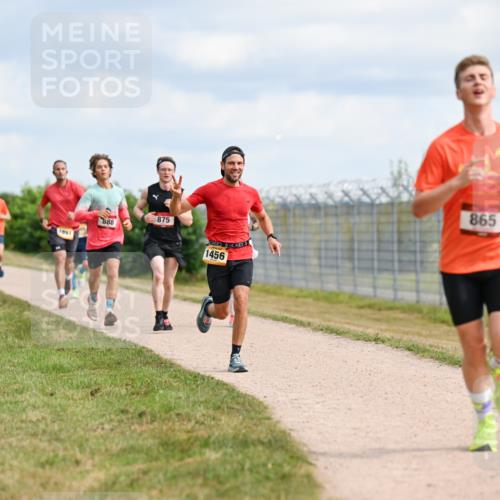 14.09.2025 - Airport Race Dr. Thomas Lammeyer http://msf.ph/oto/8862061 14.09.2025 11:59:55 Laufen 1891, 888, 875, 1456, 865 meine-sportfotos.de