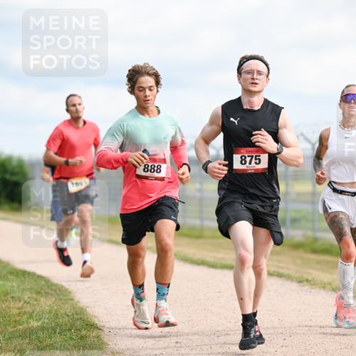 14.09.2025 - Airport Race Dr. Thomas Lammeyer http://msf.ph/oto/8862091 14.09.2025 12:00:00 Laufen 888, 875 meine-sportfotos.de