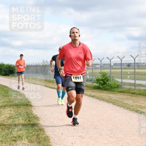 14.09.2025 - Airport Race Dr. Thomas Lammeyer http://msf.ph/oto/8862108 14.09.2025 12:00:03 Laufen 50, 1891 meine-sportfotos.de