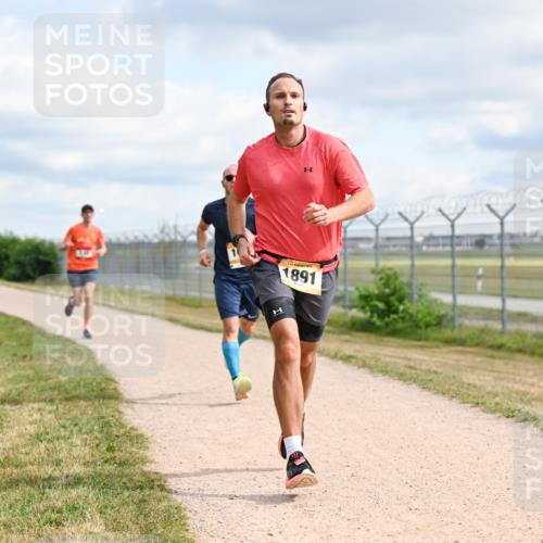 14.09.2025 - Airport Race Dr. Thomas Lammeyer http://msf.ph/oto/8862109 14.09.2025 12:00:03 Laufen 1891 meine-sportfotos.de