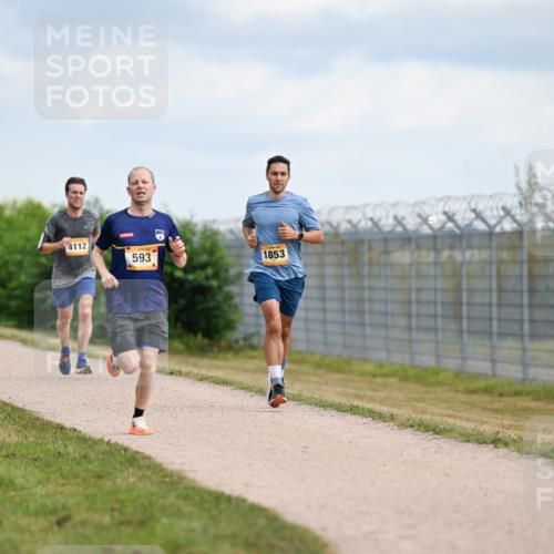 14.09.2025 - Airport Race Dr. Thomas Lammeyer http://msf.ph/oto/8862161 14.09.2025 12:00:40 Laufen 4112, 593, 1853 meine-sportfotos.de