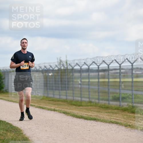 14.09.2025 - Airport Race Dr. Thomas Lammeyer http://msf.ph/oto/8862222 14.09.2025 12:00:51 Laufen 211 meine-sportfotos.de